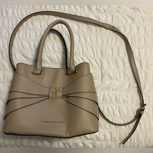 Adrienne Vittadini Purse : comes with cross body strap, has multiple pockets